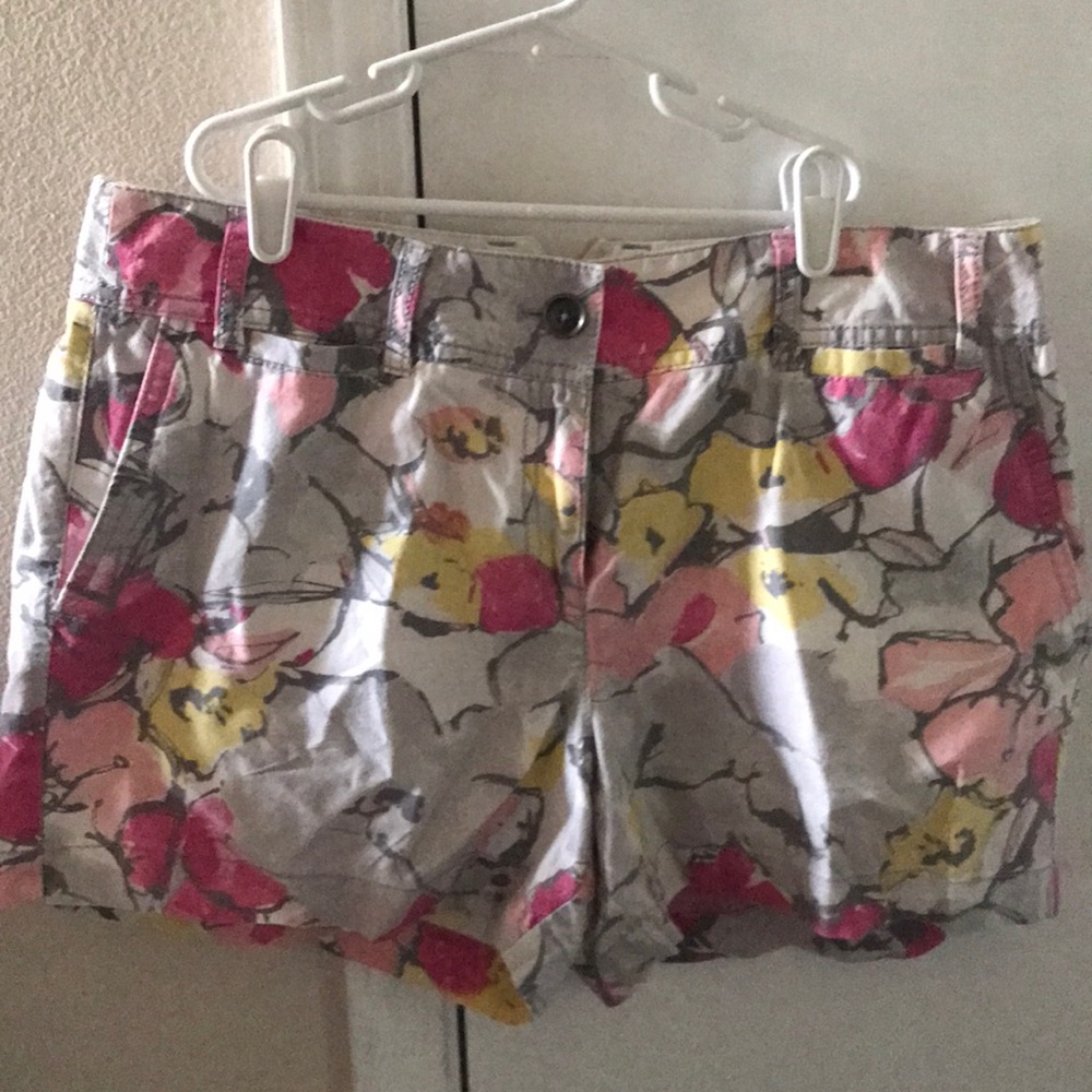 Loft flower shorts